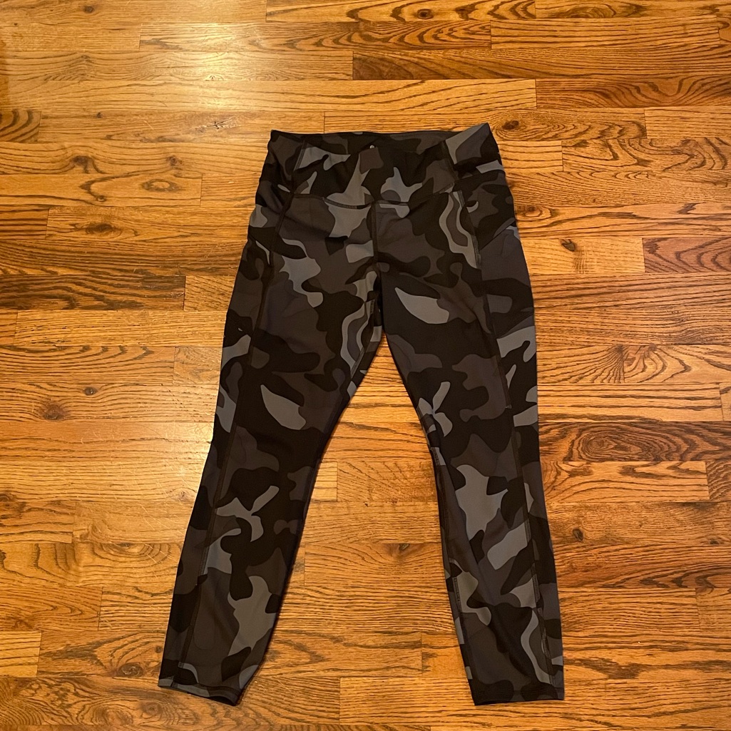 Athleta Size Medium Camo Leggings